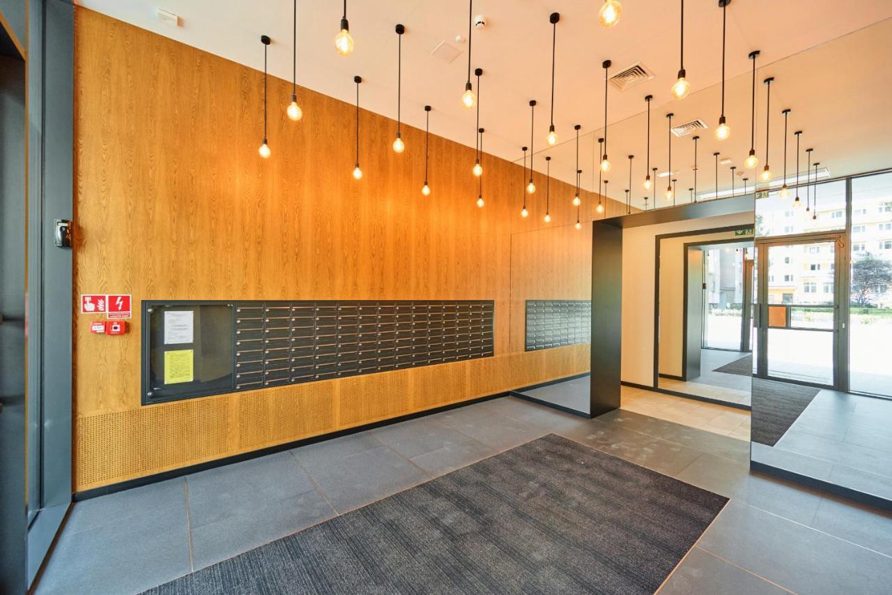 Nowoczesny Apartament Z Balkonem I Parkingiem W Centrum Wroclawia By Noclegi Renters Exterior photo